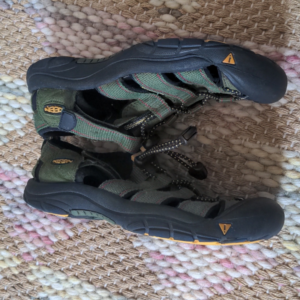 Keen - Picture 3 of 6